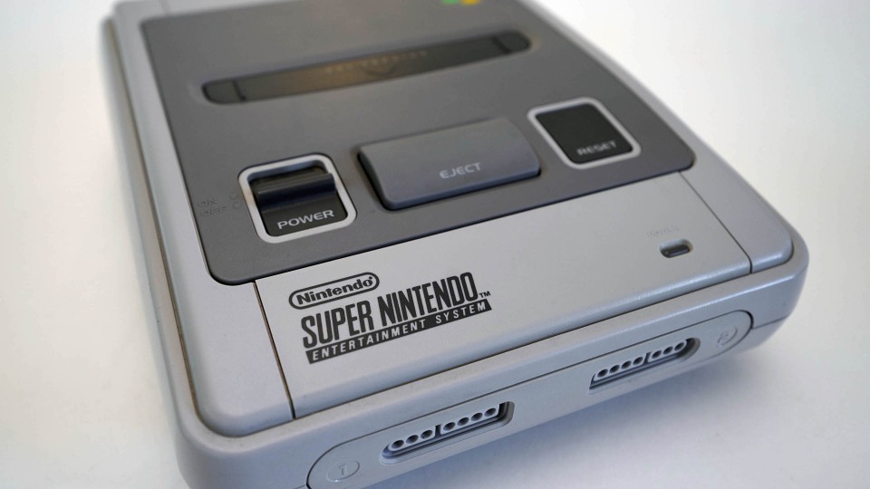 Super Nintendo Entertainment System (SNES)